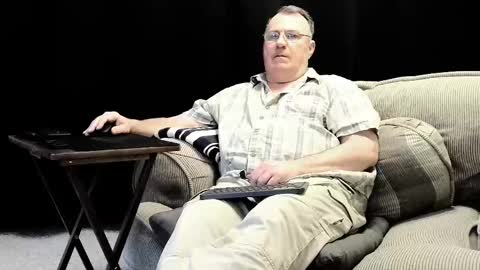 Snapshot of icihristopher chatting on February 28, 1:15 am Christopher online show from February 28, 1:15 am