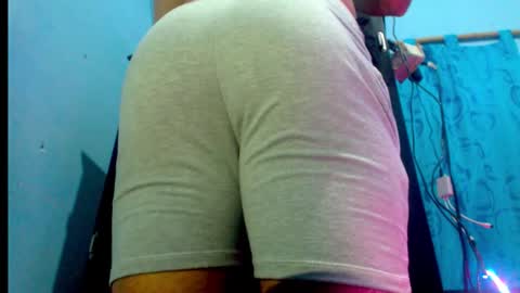 Snapshot of icyestic chatting on October 26, 6:19 am bryan online show from October 26, 6:19 am