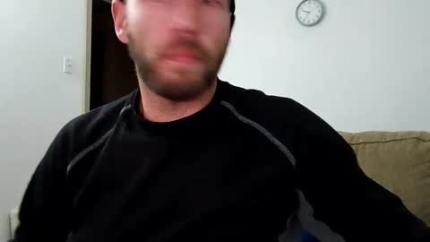 Snapshot of icyfucktoy chatting on December 5, 2:31 am icyfucktoy online show from December 5, 2:31 am