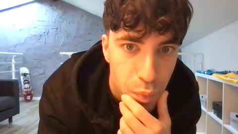 icyninesix online show from January 3, 9:04 am