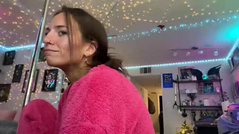 Snapshot of icyspice chatting on December 14, 7:58 am icyspice online show from December 14, 7:58 am