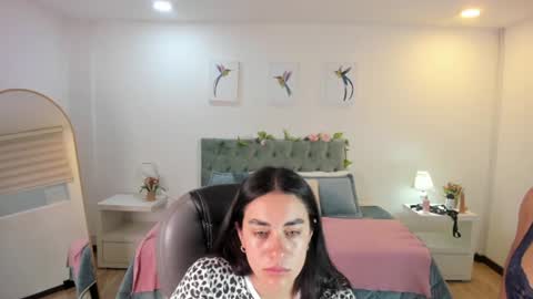 Snapshot of icysweetcam chatting on June 26, 11:36 am Icy online show from June 26, 11:36 am
