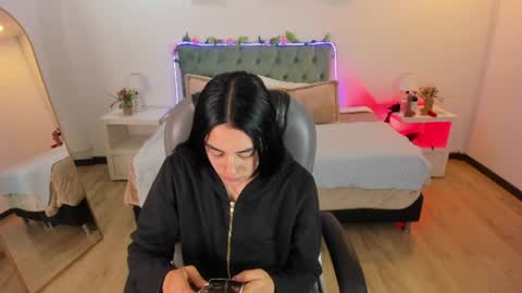 Snapshot of icysweetcam chatting on July 17, 11:39 am Icy online show from July 17, 11:39 am