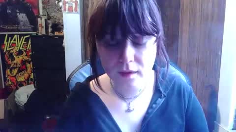 Snapshot of idamilliscent chatting on March 14, 4:23 pm idamilliscent online show from March 14, 4:23 pm