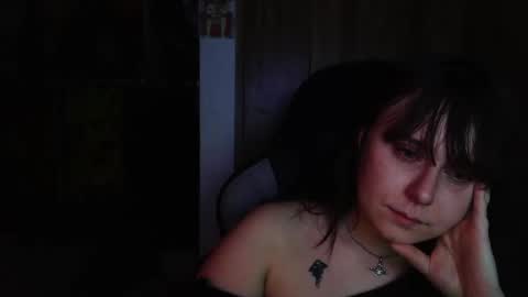 Snapshot of idamilliscent chatting on March 17, 5:33 am idamilliscent online show from March 17, 5:33 am