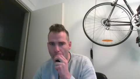 Snapshot of idontknowwhy1 chatting on December 17, 7:50 am idontknowwhy1 online show from December 17, 7:50 am