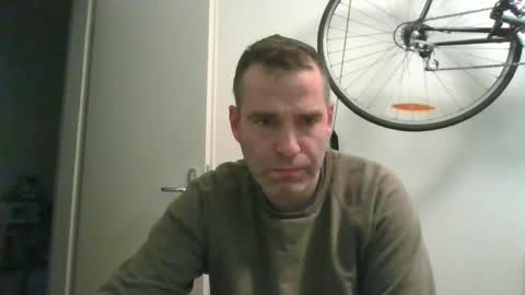 Snapshot of idontknowwhy1 chatting on February 16, 4:32 pm idontknowwhy1 online show from February 16, 4:32 pm