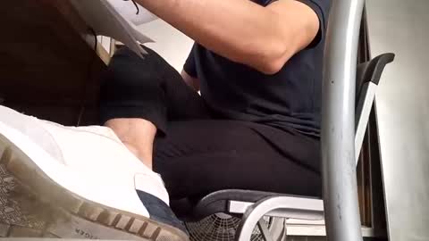 idris izan online show from October 29, 1:46 pm