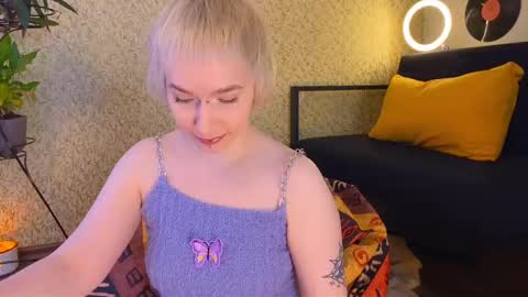 Emmy  help me reach 100 thumbs up online show from March 2, 9:10 am