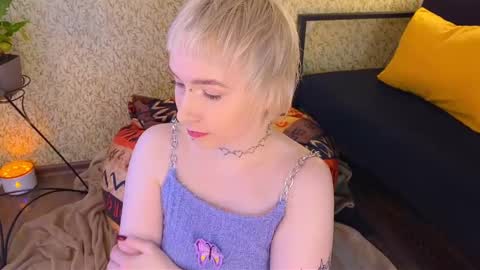 Emmy  help me reach 100 thumbs up online show from March 2, 12:11 pm