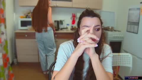 Snapshot of ihavepaws33 chatting on December 26, 1:21 pm Julia and Mira online show from December 26, 1:21 pm