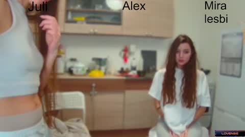 Snapshot of ihavepaws33 chatting on December 26, 4:25 pm Julia and Mira online show from December 26, 4:25 pm