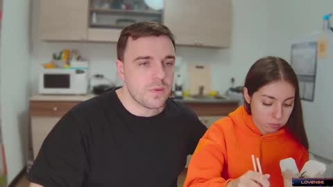 Snapshot of ihavepaws33 chatting on January 3, 5:20 pm Julia and Mira online show from January 3, 5:20 pm