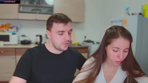 Snapshot of ihavepaws33 chatting on January 6, 1:52 pm Julia and Mira online show from January 6, 1:52 pm