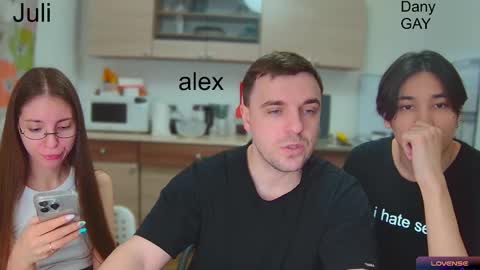 Snapshot of ihavepaws33 chatting on January 27, 3:28 pm Julia and Mira online show from January 27, 3:28 pm