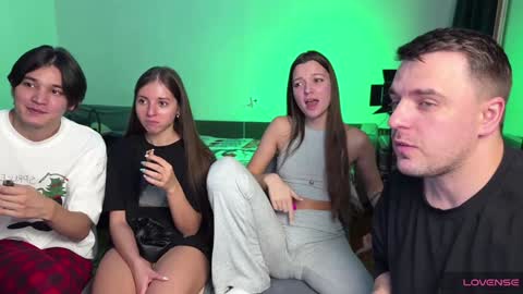 Snapshot of ihavepaws33 chatting on January 29, 8:04 pm Julia and Mira online show from January 29, 8:04 pm