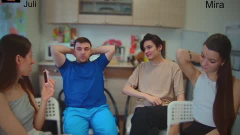 Snapshot of ihavepaws33 chatting on February 4, 1:38 pm Julia and Mira online show from February 4, 1:38 pm