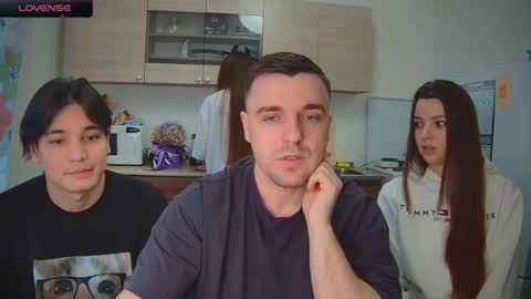 Snapshot of ihavepaws33 chatting on February 13, 1:48 pm Julia and Mira online show from February 13, 1:48 pm