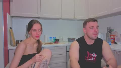 Snapshot of ihavepaws33 chatting on November 18, 11:47 am Julia and Mira online show from November 18, 11:47 am