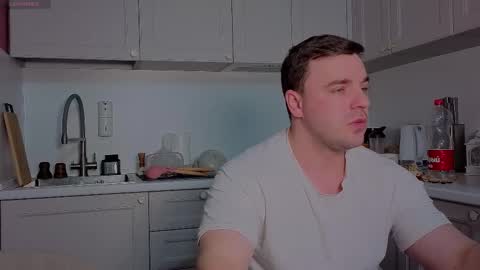 Snapshot of ihavepaws33 chatting on December 18, 11:55 pm Julia and Mira online show from December 18, 11:55 pm