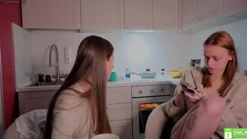 Snapshot of ihavepaws33 chatting on January 16, 10:30 am Julia and Mira online show from January 16, 10:30 am