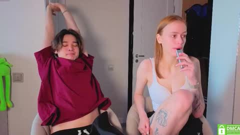 Snapshot of ihavepaws33 chatting on February 12, 10:43 am Julia and Mira online show from February 12, 10:43 am