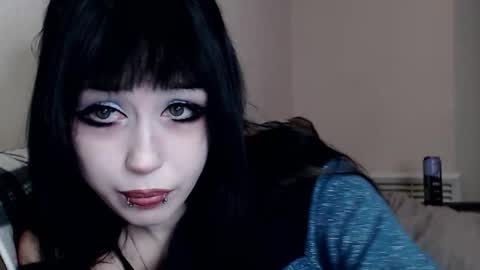 iiiiiiis online show from October 6, 9:34 pm