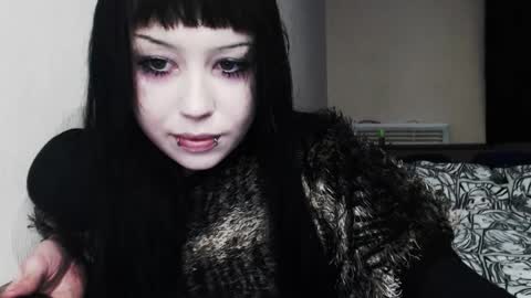 iiiiiiis online show from December 21, 10:33 am