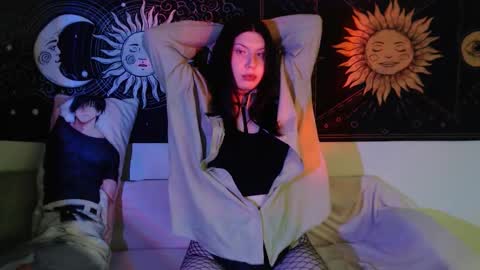 Vella online show from March 5, 6:04 pm