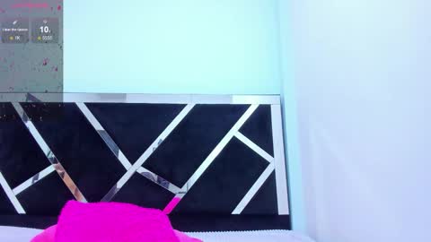 Isabella online show from December 15, 1:04 pm