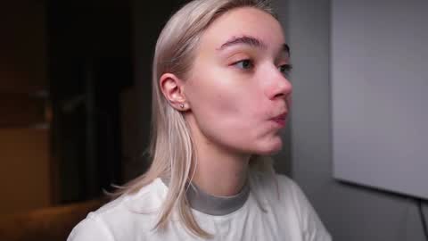 ileanacampbel online show from December 19, 4:56 am