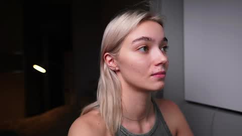 ileanacampbel online show from December 24, 7:17 am