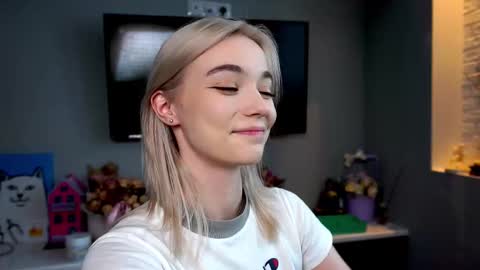 ileanacampbel online show from February 10, 7:47 am