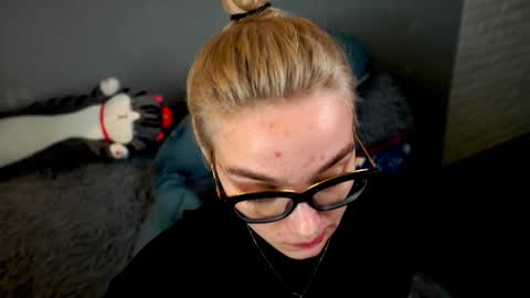 ileanacampbel online show from February 26, 8:48 am