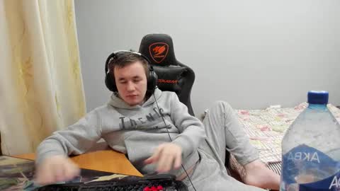 iliaskris online show from December 1, 4:17 am