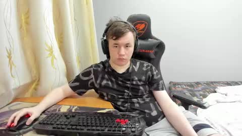 iliaskris online show from May 13, 6:38 pm