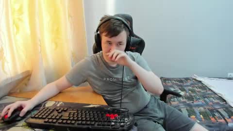 iliaskris online show from May 15, 11:01 pm