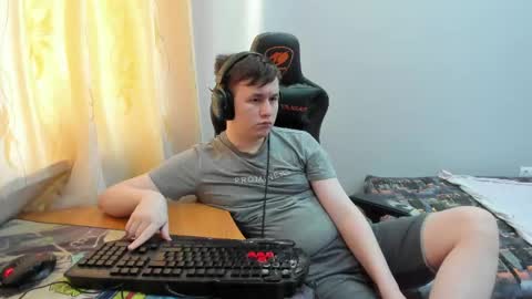 iliaskris online show from May 15, 11:45 pm