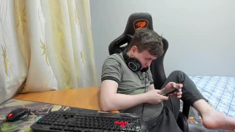 iliaskris online show from May 21, 9:11 pm