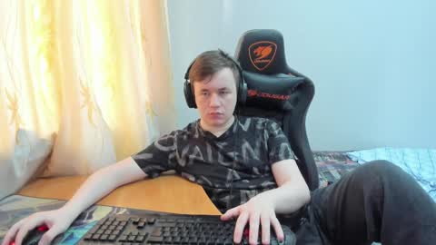 iliaskris online show from May 25, 3:07 pm