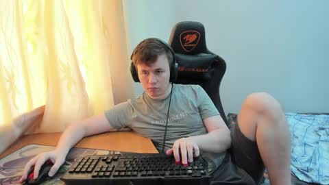 iliaskris online show from May 30, 7:38 am