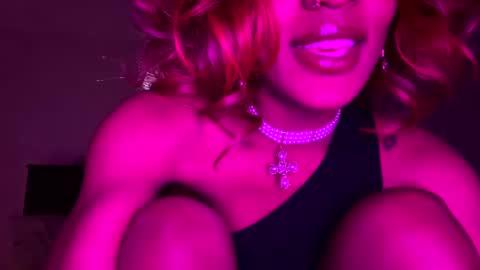 Snapshot of illoqu3nt chatting on December 15, 6:26 pm Dre online show from December 15, 6:26 pm