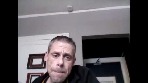 Snapshot of ilovesquirterz1 chatting on January 19, 6:43 pm Ilovesquirterz1 online show from January 19, 6:43 pm