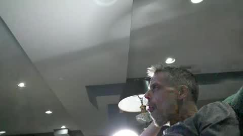 Snapshot of ilovesquirterz1 chatting on March 9, 6:39 am Ilovesquirterz1 online show from March 9, 6:39 am