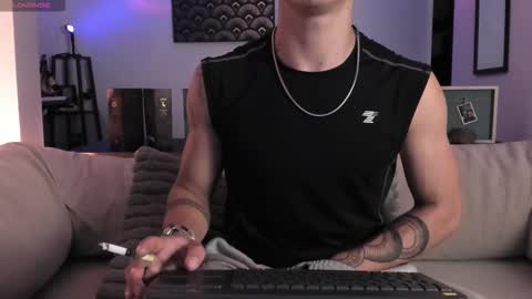 Snapshot of im__thomas chatting on October 8, 4:43 am IM  THOMAS online show from October 8, 4:43 am