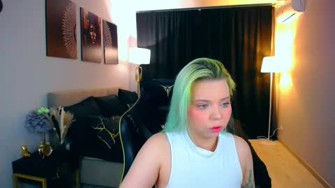 Roxy online show from October 6, 7:33 pm