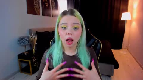 Roxy online show from November 14, 7:12 pm