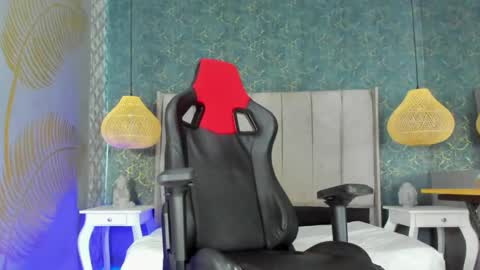 im_aliisson online show from March 28, 12:27 pm