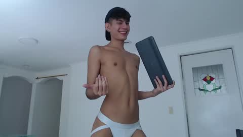 Snapshot of im_davo23 chatting on January 18, 4:10 pm Davo online show from January 18, 4:10 pm