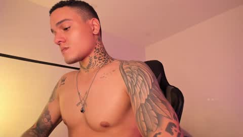 im_dominike online show from December 2, 4:09 am